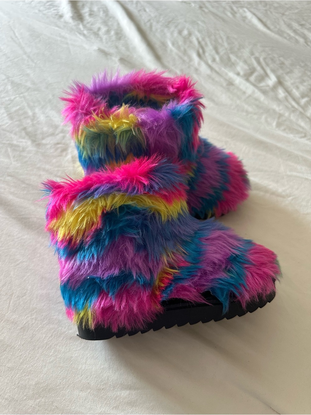 Colorful Rainbow Faux Fur Slipper Boots Girls 27/10C
